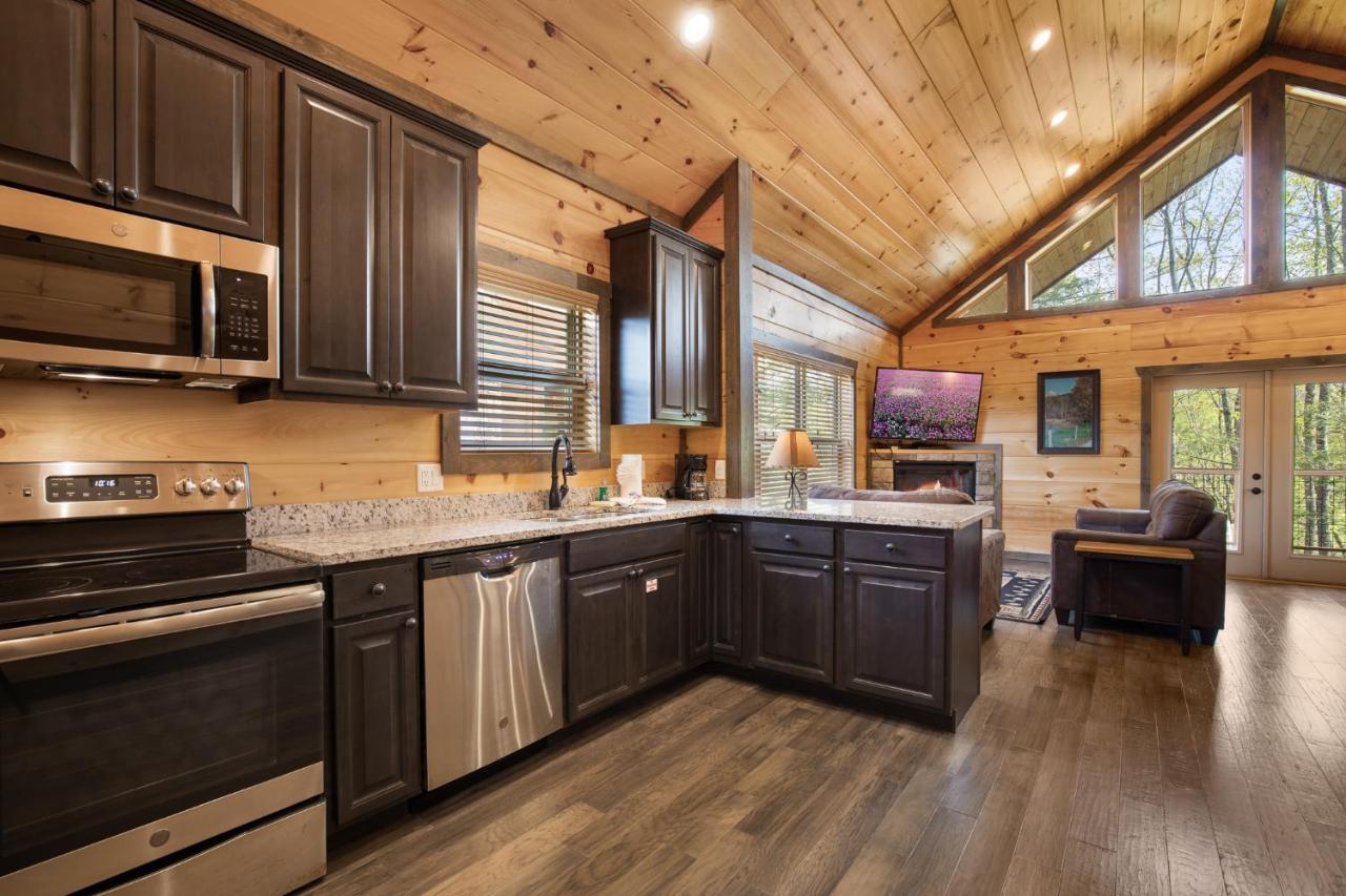 Poolin Around, 1 Bedroom, Private Heated Indoor Pool, Hot Tub, Sleeps 4 Gatlinburg Buitenkant foto